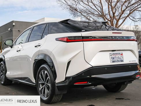 Used 2024 Lexus RZ 300e Premium image 4