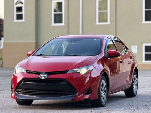 Used 2018 Toyota Corolla LE w/ Carpet Mat Package (TMS) FWD image 1