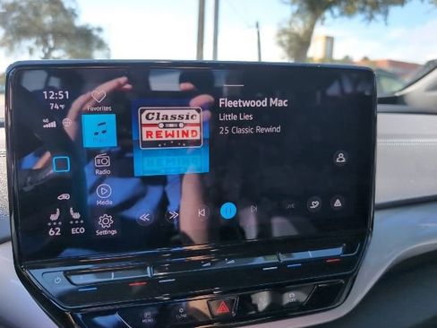 Used 2023 Volkswagen ID.4 S image 16