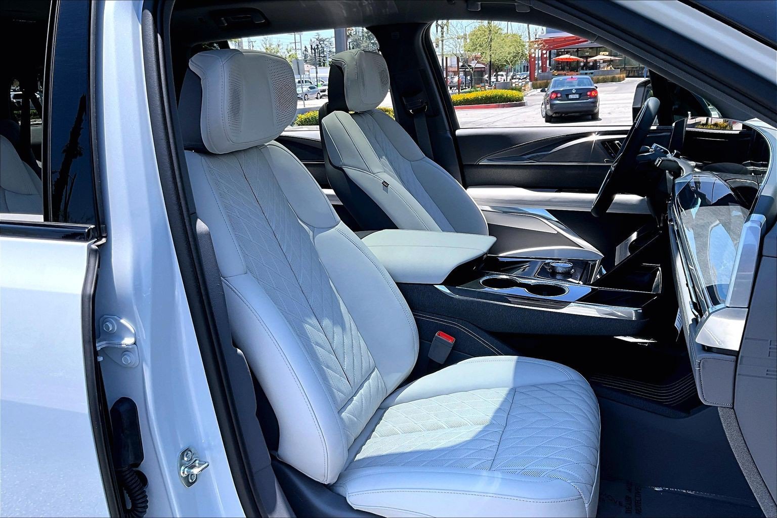 Used 2026 Cadillac Escalade IQL Luxury w/ LPO, Floor Liner Package AWD/4WD image 34