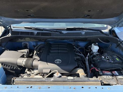 Used 2018 Toyota Tundra Limited w/ Limited Premium Package AWD/4WD image 31