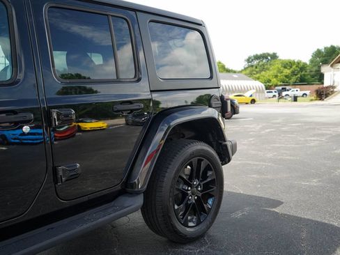 Used 2023 Jeep Wrangler Unlimited Sahara AWD/4WD image 22
