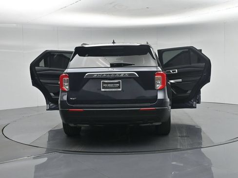 Certified 2022 Ford Explorer XLT RWD image 36