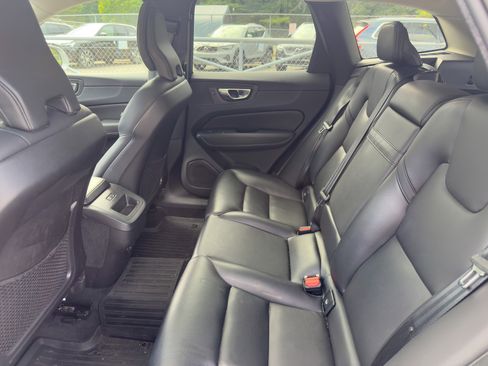 Certified 2023 Volvo XC60 B5 Core w/ Climate Package image 28