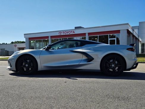 Used 2022 Chevrolet Corvette Stingray Premium Conv w/ Z51 Performance Package RWD image 2