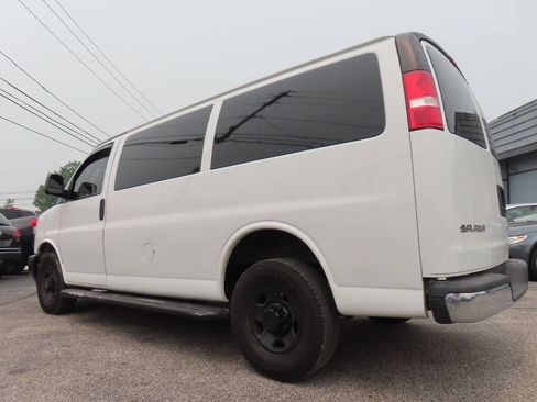 Used 2019 GMC Savana 2500 w/ Driver Convenience Package RWD image 3
