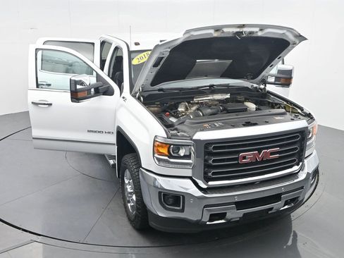 Used 2018 GMC Sierra 2500 SLT w/ Duramax Plus Package AWD/4WD image 34