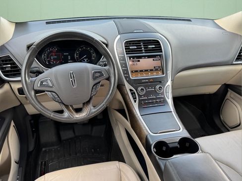 Used 2017 Lincoln MKX Select w/ MKX Climate Package AWD/4WD image 12