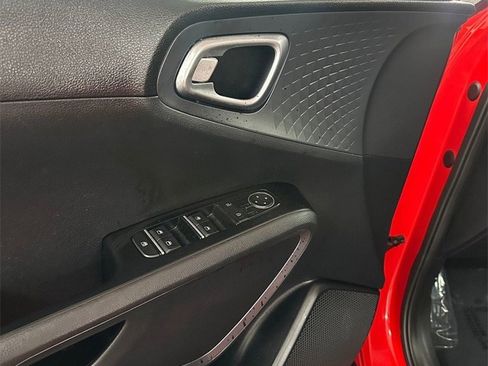 Used 2020 Kia Soul S image 9