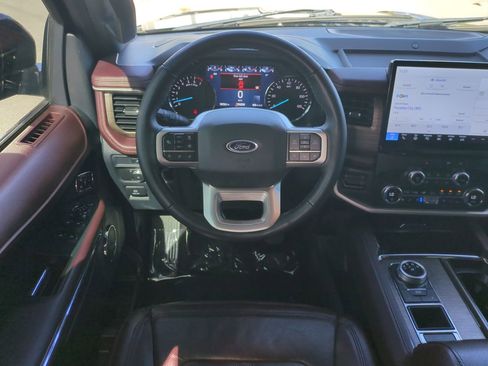 Used 2022 Ford Expedition Limited image 15