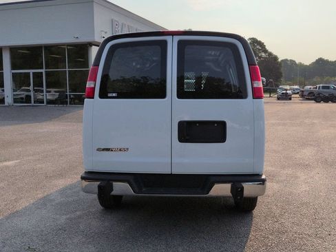 Used 2025 Chevrolet Express 2500 w/ Driver Convenience Package RWD image 5