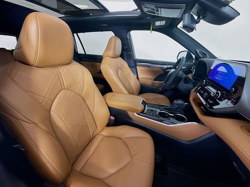 New 2026 Toyota Highlander Platinum AWD/4WD image 33