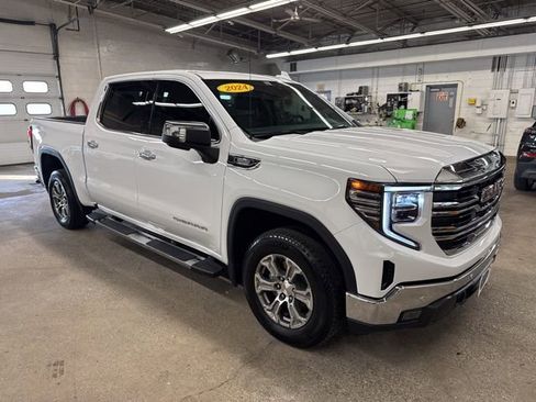 Used 2024 GMC Sierra 1500 SLT w/ SLT Convenience Package image 8