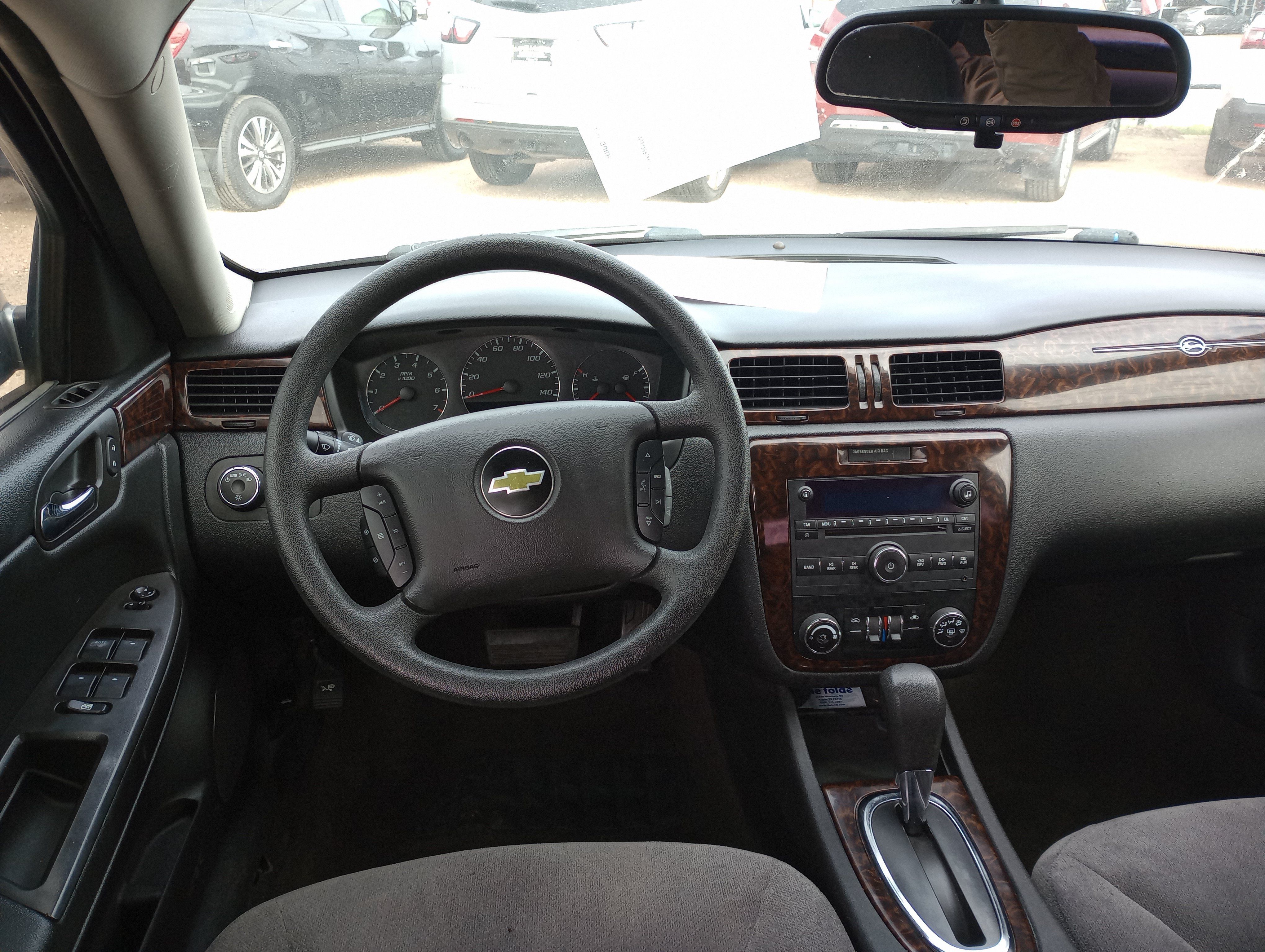 Used 2016 Chevrolet Impala LT FWD image 9