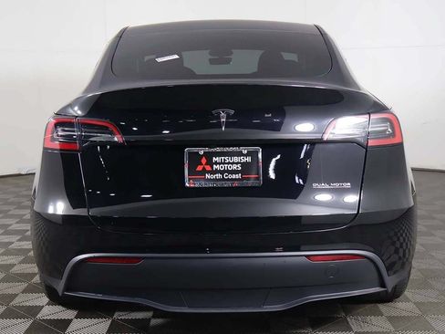 Used 2023 Tesla Model Y Performance AWD/4WD image 16