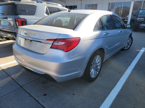 Used 2011 Chrysler 200 Limited image 5