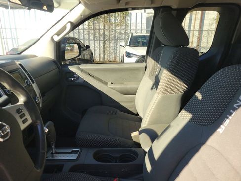 Used 2017 Nissan Frontier Desert Runner image 16