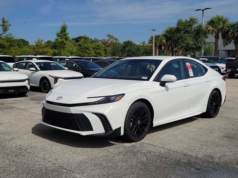 New 2026 Toyota Camry SE w/ Multimedia Upgrade Package FWD image 31