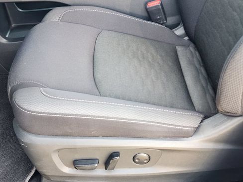 Used 2025 Nissan Pathfinder SV FWD image 24