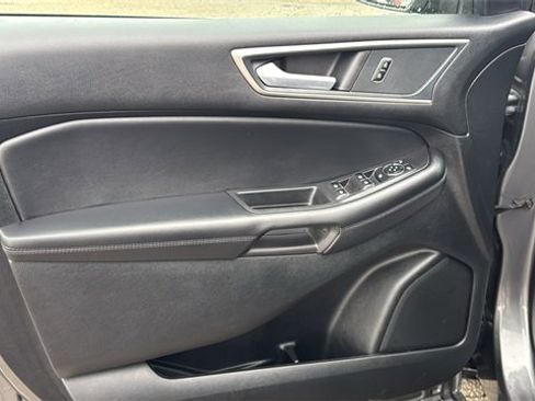 Certified 2024 Ford Edge SEL w/ Convenience Package image 9