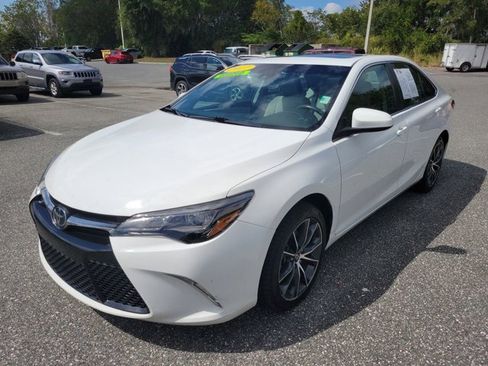 Used 2017 Toyota Camry XSE image 8
