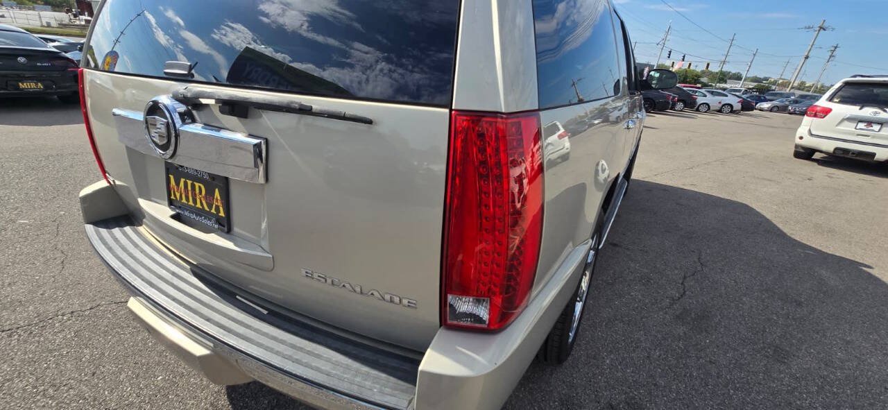 Used 2009 Cadillac Escalade ESV AWD image 21