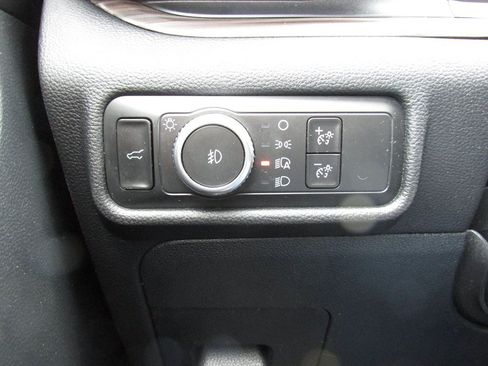 Used 2020 Ford Explorer Limited AWD/4WD image 18
