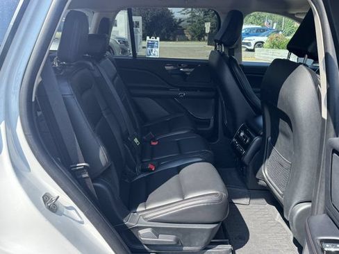 Used 2023 Lincoln Aviator AWD w/ Elements Package image 32