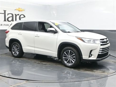 Used 2018 Toyota Highlander XLE image 6
