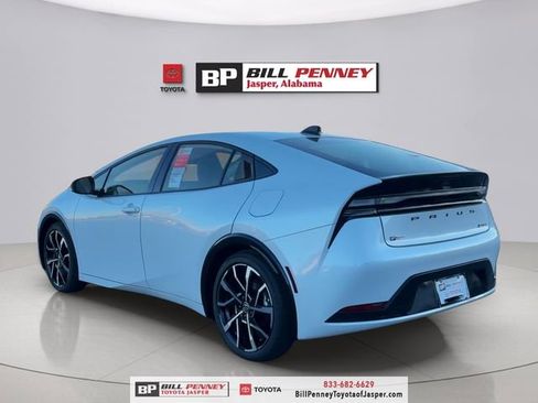 New 2026 Toyota Prius Plug-In Hybrid FWD image 3