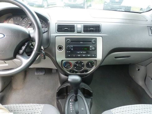Used 2006 Ford Focus SE FWD image 21