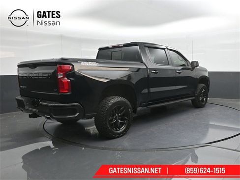 Used 2024 Chevrolet Silverado 1500 LT Trail Boss w/ Convenience Package II image 2