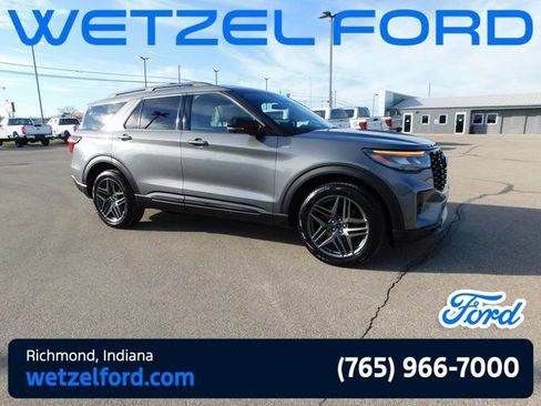 Used 2025 Ford Explorer ST-Line w/ ST-Line Street Pack image 1