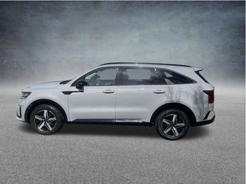 Used 2023 Kia Sorento EX w/ Panoramic Sunroof Package FWD image 2