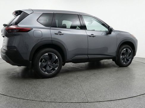 Used 2025 Nissan Rogue SV AWD/4WD image 9
