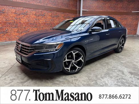 Used 2020 Volkswagen Passat 2.0T R-Line FWD image 1
