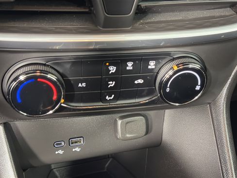 Used 2024 Buick Encore GX Preferred image 20