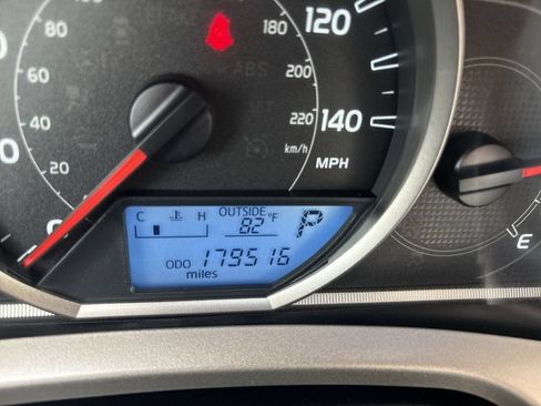 Used 2015 Toyota RAV4 LE FWD image 12