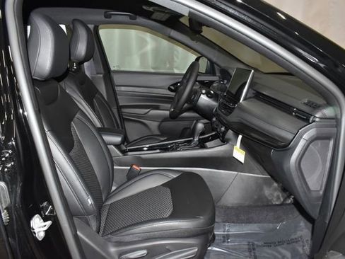 New 2026 Jeep Compass Latitude image 25