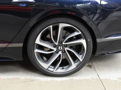 New 2025 Bentley Flying Spur Plug-In Hybrid image 24