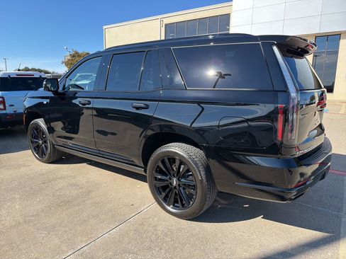 Used 2026 Cadillac Escalade Sport image 2