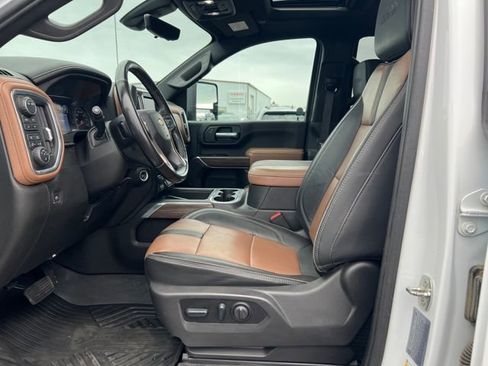 Used 2023 Chevrolet Silverado 2500 High Country w/ Z71 Off-Road Package image 10