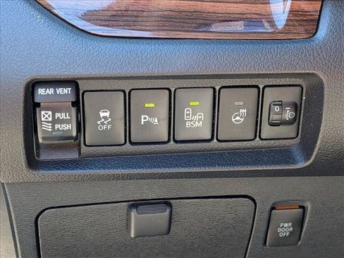 Used 2015 Toyota Sienna Limited Premium AWD/4WD image 17