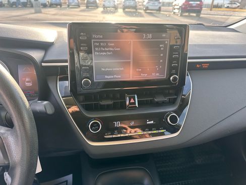 Used 2020 Toyota Corolla LE image 20