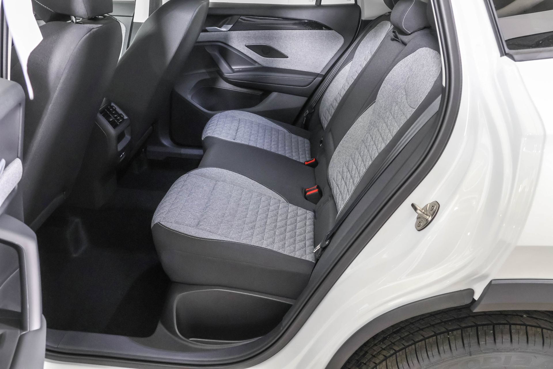Used 2026 Volkswagen Tiguan S AWD/4WD image 33
