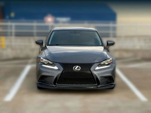 Used 2016 Lexus IS 200t image 2