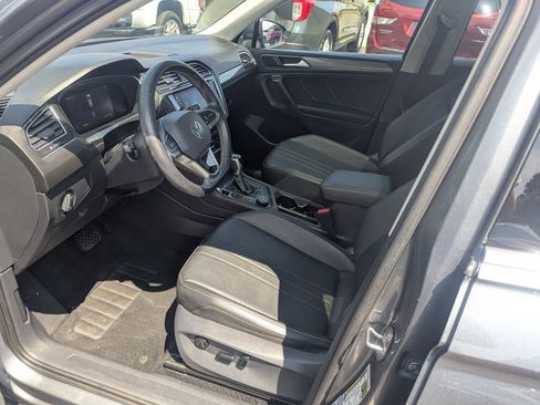 Used 2022 Volkswagen Tiguan SE image 10