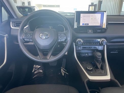 Used 2025 Toyota RAV4 LE image 32