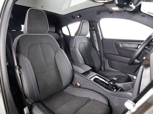 Certified 2023 Volvo C40 P8 Recharge Ultimate w/ Protection Package Premier AWD/4WD image 19