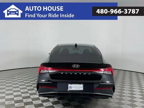 Used 2025 Hyundai Elantra SEL image 6